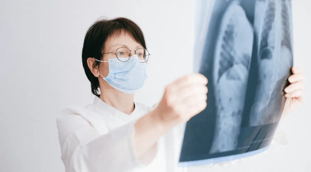 ¿Qué es la osteoporosis? 1 osteoporosis clinicas miriamgine min 2
